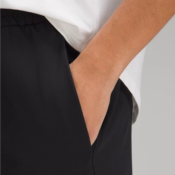 Lululemon Tapered-Leg Mid-Rise Pants 7/8 Length Luxtreme Black - Picture 4 of 16